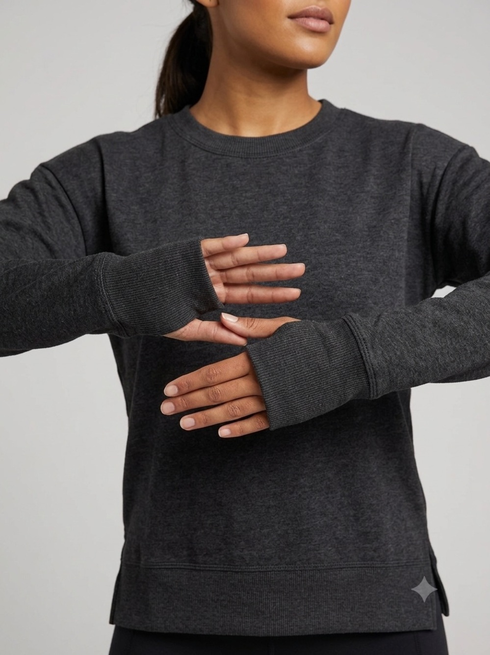 NWT Bench Dark Charcoal Gray Long Sleeve Top with Thumbholes Size Small